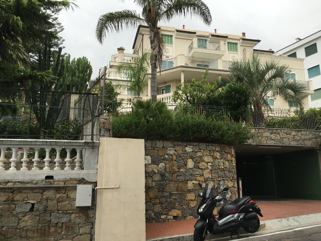 Villa Emma Ospedaletti Exterior photo