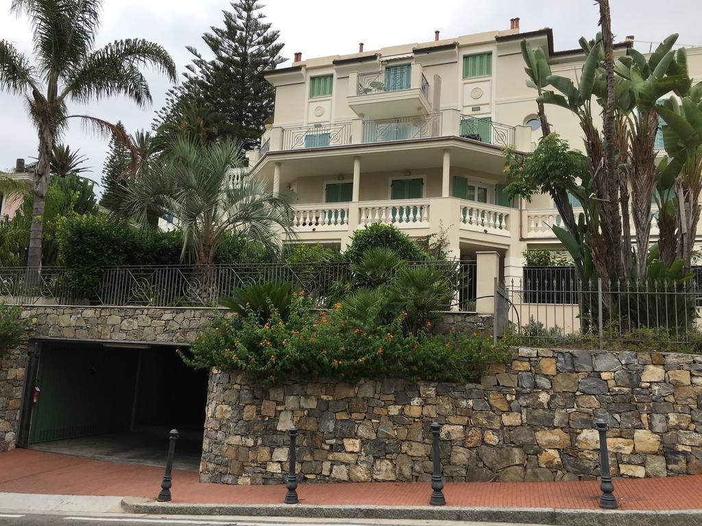 Villa Emma Ospedaletti Exterior photo